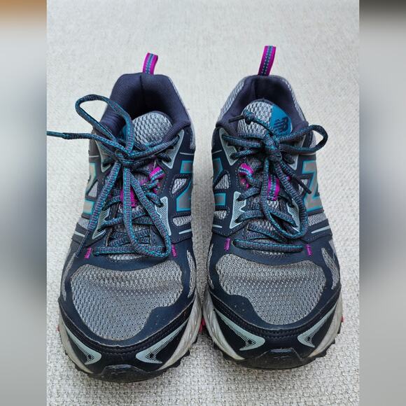 New Balance Gray, Pink, Blue Athletic Shoes Tennies 9 - Picture 7 of 10